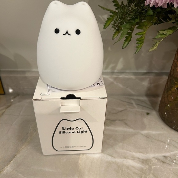 ✨Cute Cat Night Light silicone Baby Nursery Nightlight, Color Changing ✨✨ - Picture 7 of 8